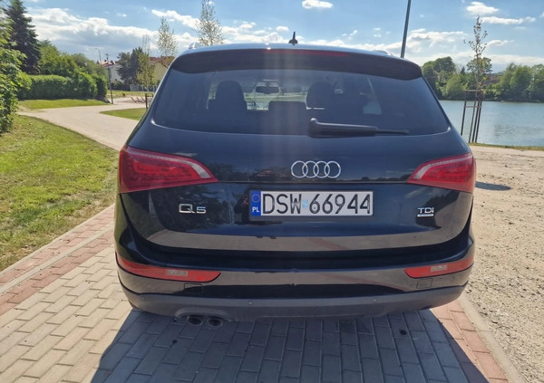 Audi Q5 cena 57000 przebieg: 235900, rok produkcji 2012 z Żarów małe 67